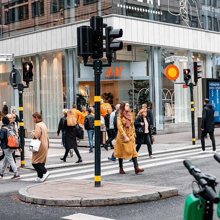 Understanding the Impact of Non-Fraternization Policies on Workplace Dynamics